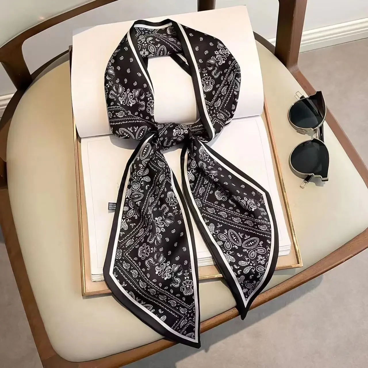 Travel Accessories Luxury Brands - ผ้าพันคอพิมพ์ลายสก็อต ผ้าคาดผมลายม้า ผ้าพันคอผู้หญิงแบบแคบ ริบบิ้นผูกกระเป๋า ผ้าพันข้อมือแบรนด์หรู ผ้าพันคอแฟชั่น